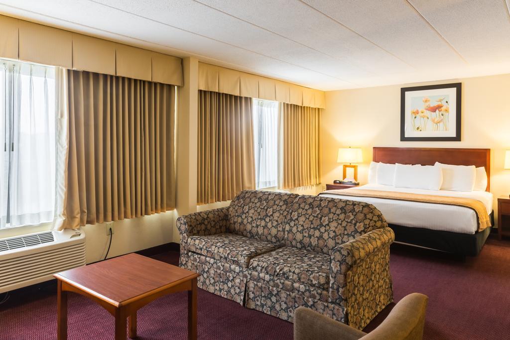 Clarion Hotel Somerset - New Brunswick Exterior foto