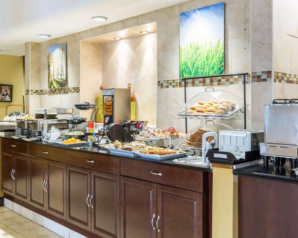 Clarion Hotel Somerset - New Brunswick Restaurant foto